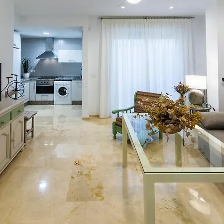 Emilio Luque Cinco Apartment *